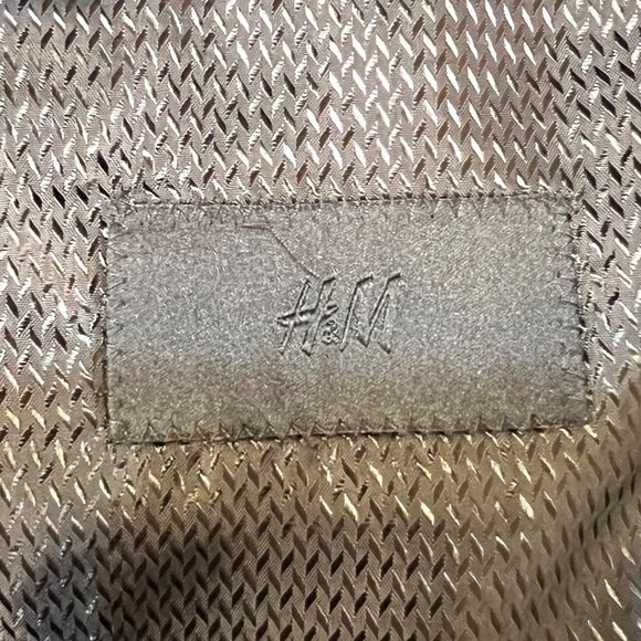 H&M Mens Slim Fit Black Blazer Size 42R 2-Button Closure Notch Lapel Career - Picture 14 of 16